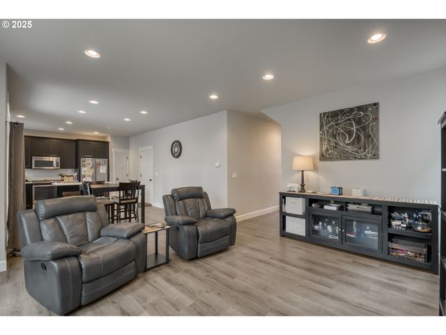 619 DEPOT St, Fairview, OR 97024