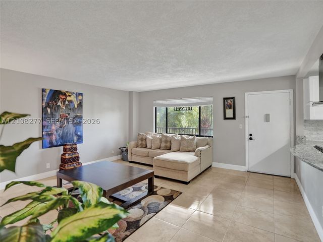 7466 Ashmont Cir 303, Tamarac, FL 33321
