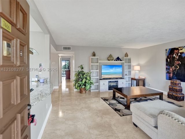 7466 Ashmont Cir 303, Tamarac, FL 33321