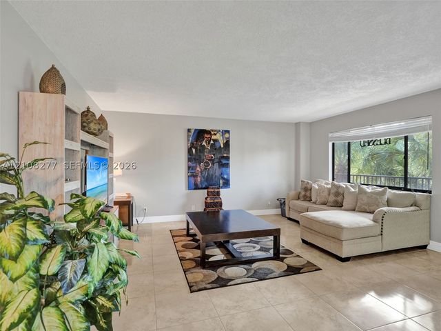 7466 Ashmont Cir 303, Tamarac, FL 33321
