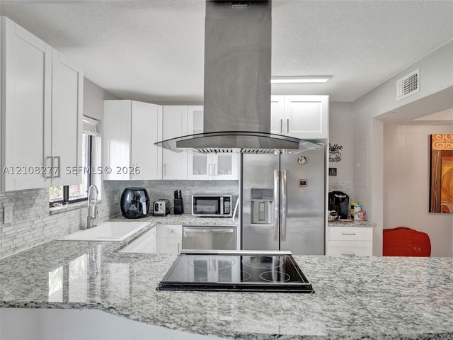 7466 Ashmont Cir 303, Tamarac, FL 33321