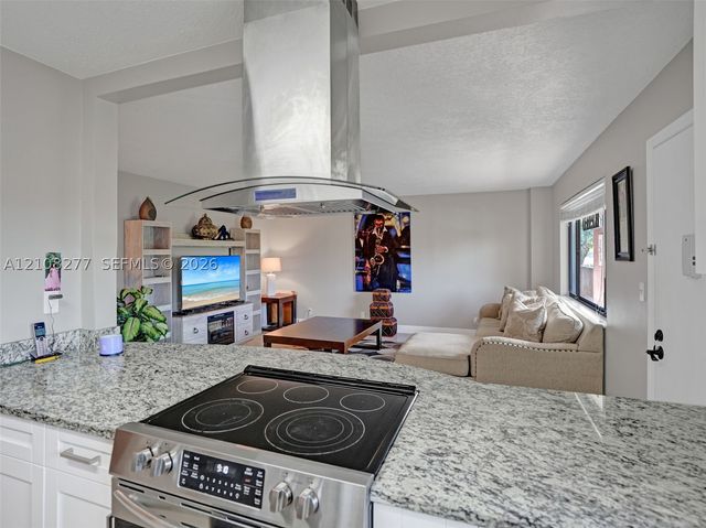 7466 Ashmont Cir 303, Tamarac, FL 33321