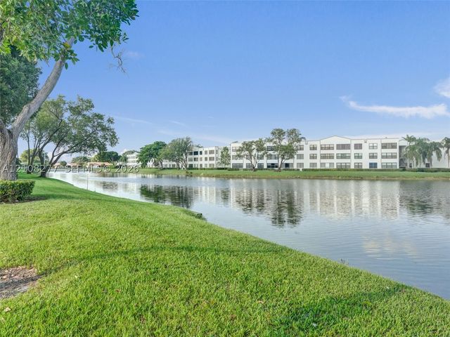 7466 Ashmont Cir 303, Tamarac, FL 33321
