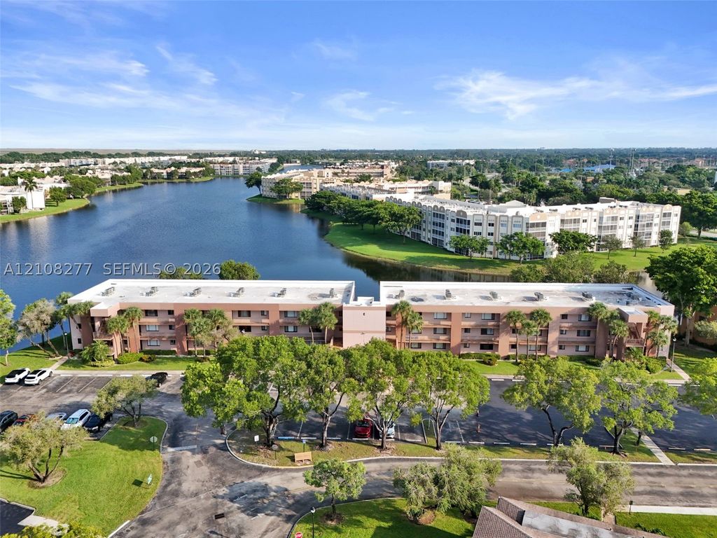 7466 Ashmont Cir 303, Tamarac, FL 33321