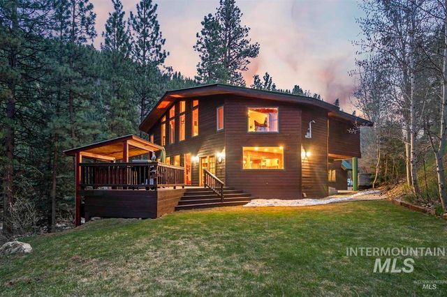 224 E Hoalst, Pine, ID 83647