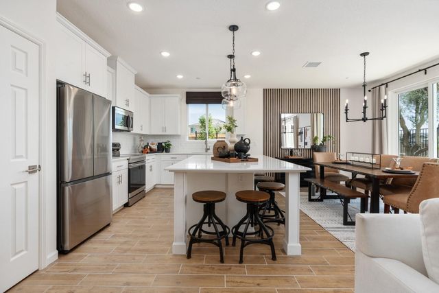 1624 Bloom Avenue, Clovis, CA 93619