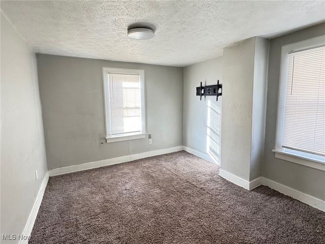 1239 Pondview Avenue, Akron, OH 44305