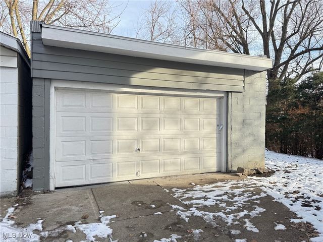 1239 Pondview Avenue, Akron, OH 44305