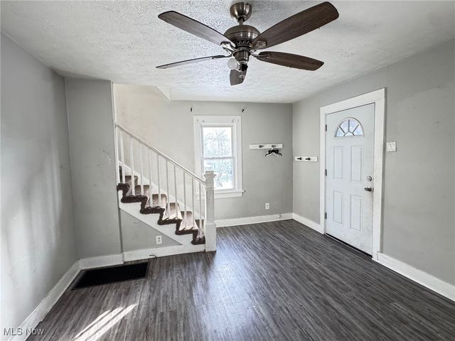 1239 Pondview Avenue, Akron, OH 44305