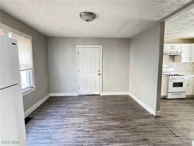 1239 Pondview Avenue, Akron, OH 44305