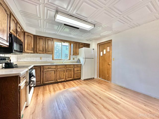 317 Main Street, Norway, MI 49870