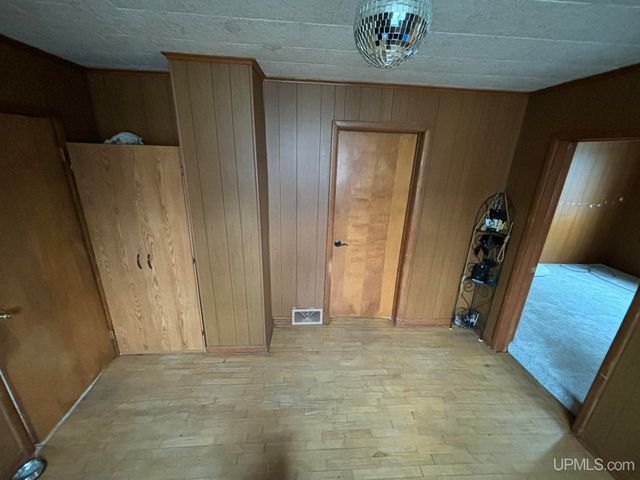 317 Main Street, Norway, MI 49870