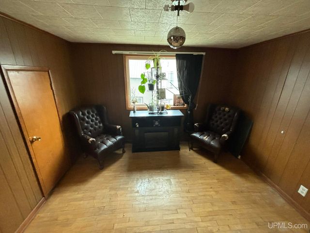 317 Main Street, Norway, MI 49870