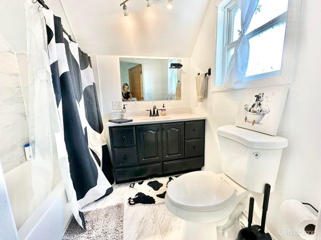 317 Main Street, Norway, MI 49870