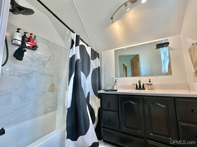 317 Main Street, Norway, MI 49870