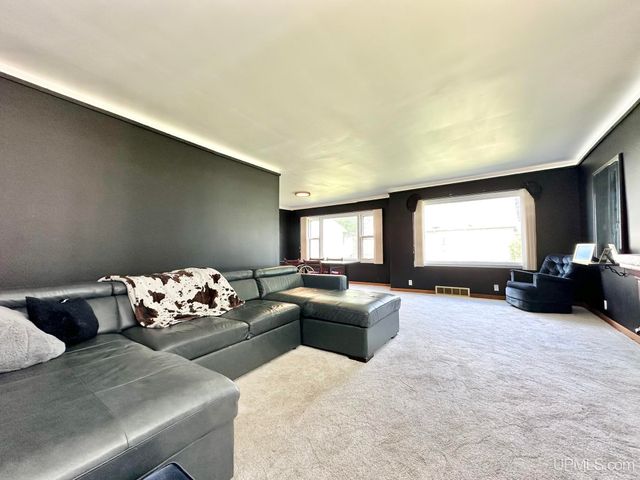 317 Main Street, Norway, MI 49870