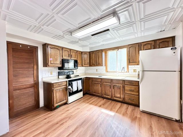 317 Main Street, Norway, MI 49870