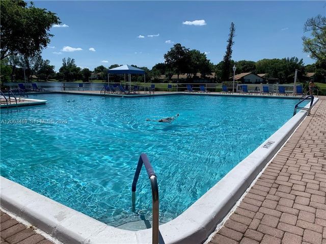 3760 Inverrary Drive 2P, Lauderhill, FL 33319