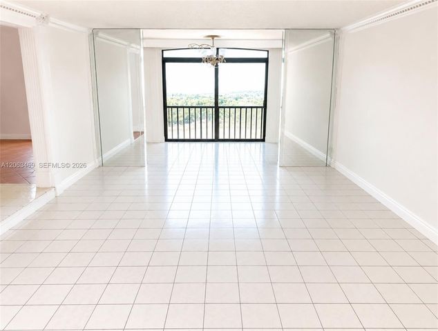 3760 Inverrary Drive 2P, Lauderhill, FL 33319
