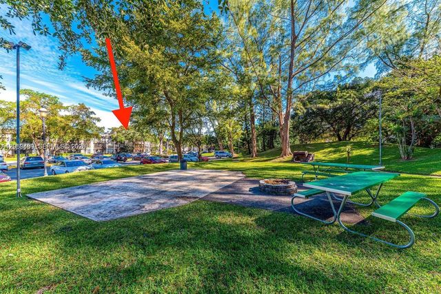 3760 Inverrary Drive 2P, Lauderhill, FL 33319