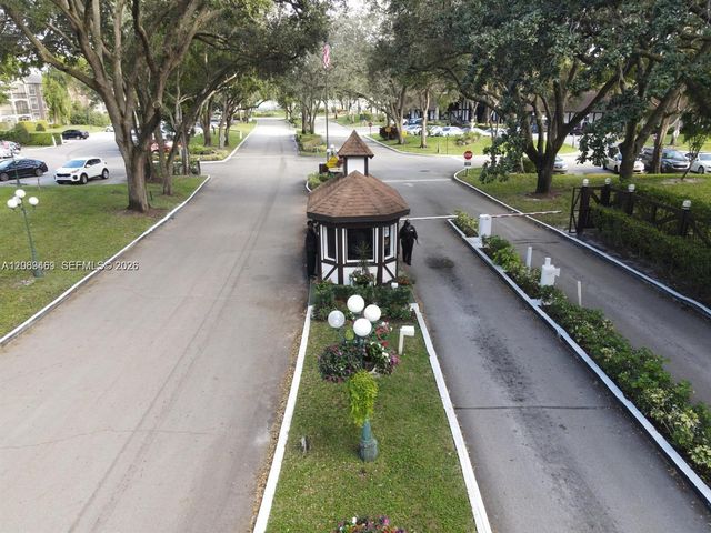 3760 Inverrary Drive 2P, Lauderhill, FL 33319