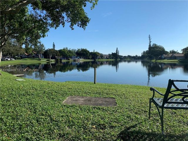 3760 Inverrary Drive 2P, Lauderhill, FL 33319