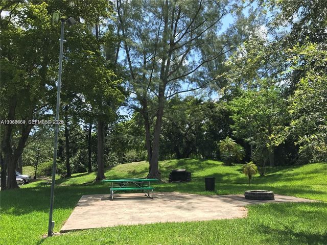 3760 Inverrary Drive 2P, Lauderhill, FL 33319