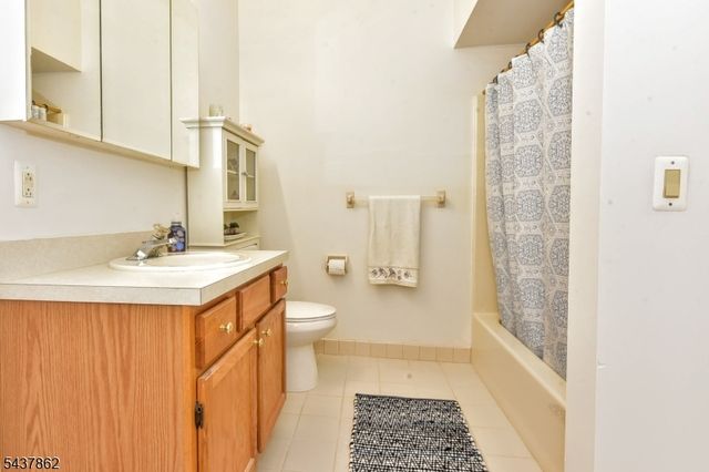 5420 Richmond Rd 420, West Milford Twp., NJ 07480