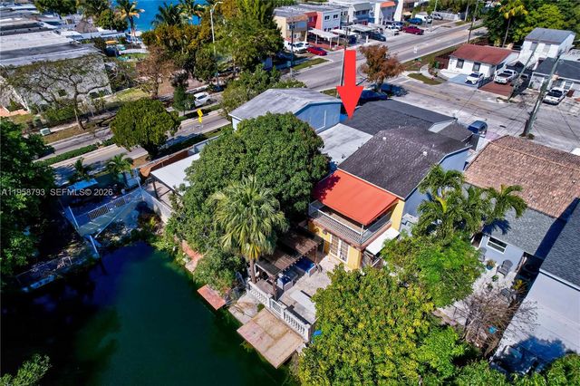 1594 W 73rd St, Hialeah, FL 33014