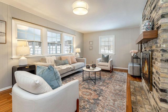 14625 Club DRIVE, Elm Grove, WI 53122