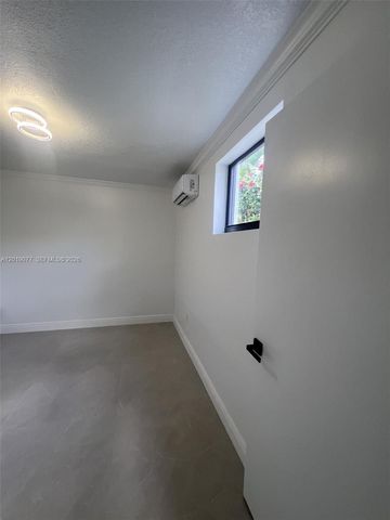 2910 SW 2nd Ave, Miami, FL 33129