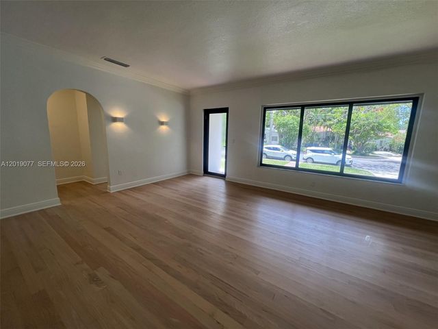 2910 SW 2nd Ave, Miami, FL 33129
