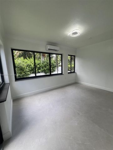 2910 SW 2nd Ave, Miami, FL 33129