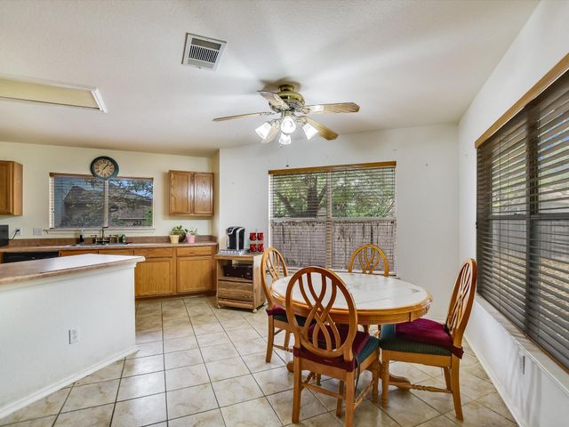 905 E Olympic DR, Pflugerville, TX 78660