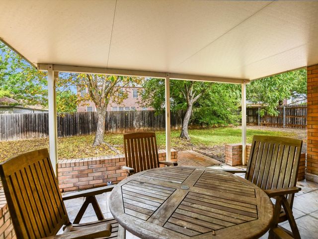 905 E Olympic DR, Pflugerville, TX 78660