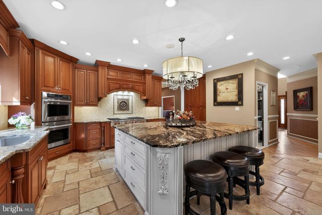 7 MAISON PL, Voorhees, NJ 08043