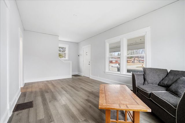 811 W College Avenue, Normal, IL 61761