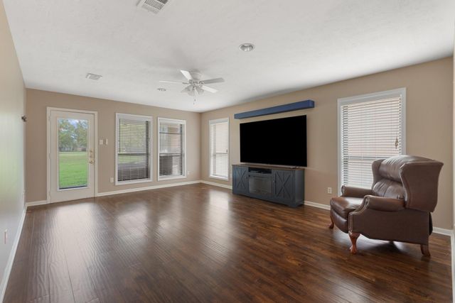 2900 Broadmoor Drive, Bryan, TX 77802