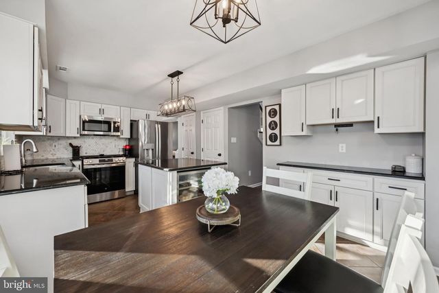 2 WELLINGTON CT, Eastampton, NJ 08060