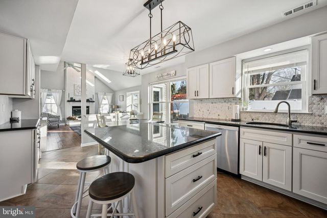 2 WELLINGTON CT, Eastampton, NJ 08060