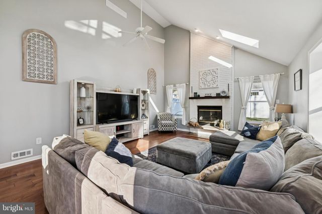 2 WELLINGTON CT, Eastampton, NJ 08060