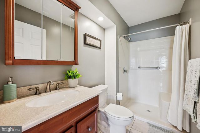 2 WELLINGTON CT, Eastampton, NJ 08060