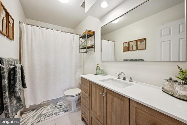 2 WELLINGTON CT, Eastampton, NJ 08060