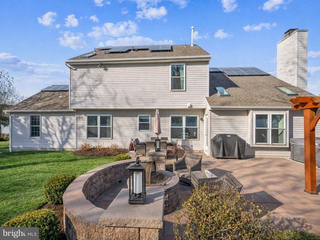 2 WELLINGTON CT, Eastampton, NJ 08060