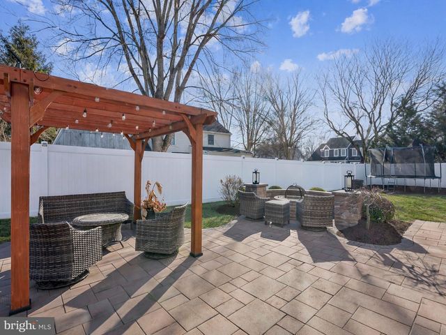 2 WELLINGTON CT, Eastampton, NJ 08060