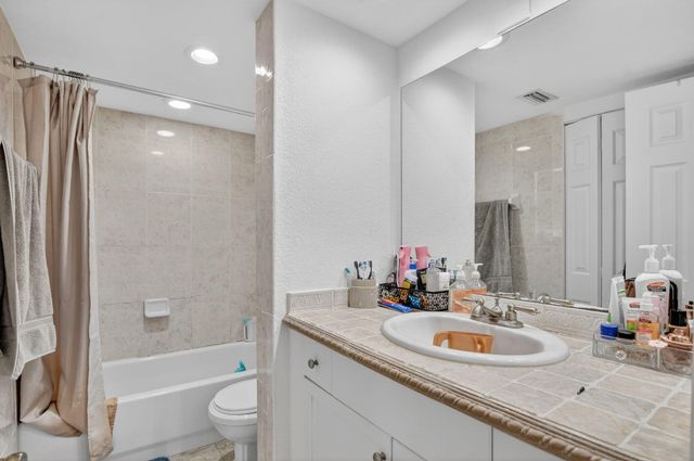 21895 Lake Forest Circle 201, Boca Raton, FL 33433