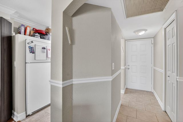 21895 Lake Forest Circle 201, Boca Raton, FL 33433