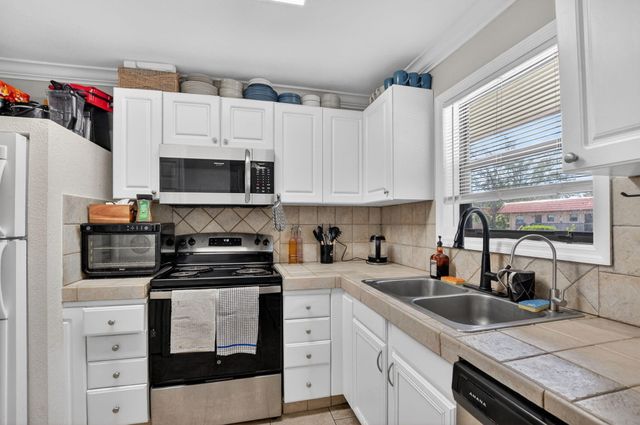 21895 Lake Forest Circle 201, Boca Raton, FL 33433