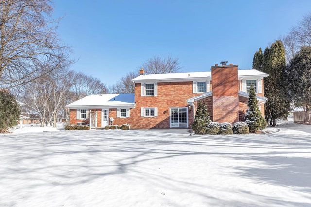 1326 S SUMMER RANGE ROAD, De Pere, WI 54115