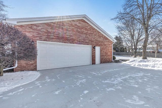 1326 S SUMMER RANGE ROAD, De Pere, WI 54115